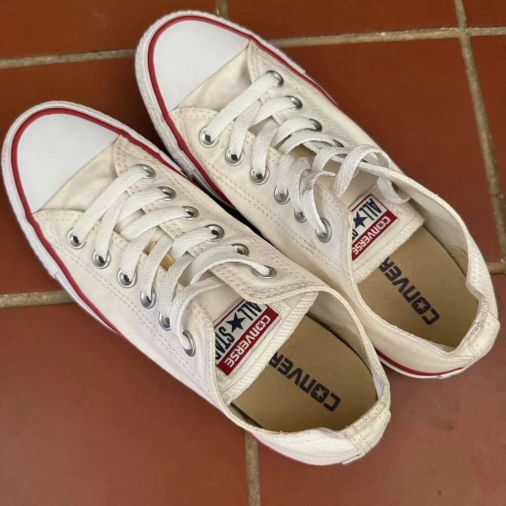 Converse White Chuck Taylor All Star Low Men 4.5 Women 6.5 Classic Clean Unisex
